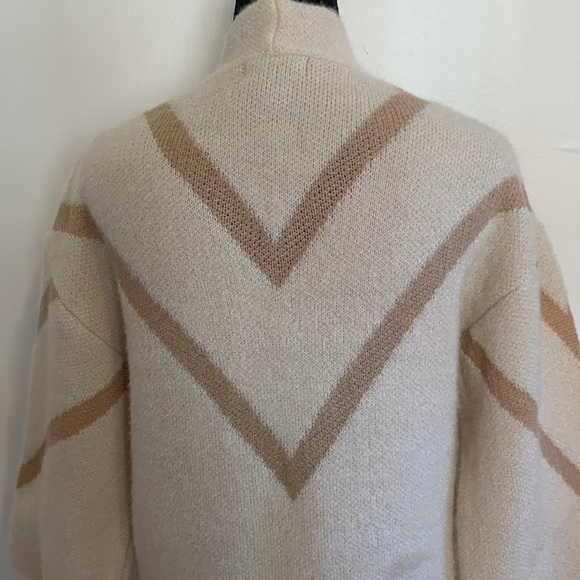 NEW Steve Madden Cardigan Sweater - Picture 6 of 9